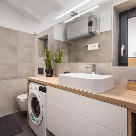 וילה Lomida אופטיה