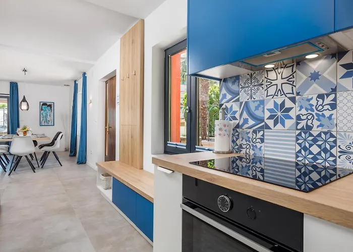 Lomida Βίλα Οπατία